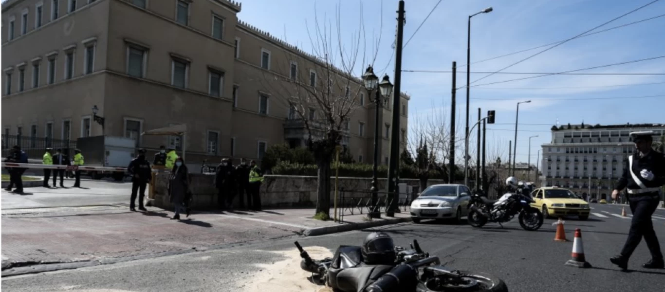 Δυστύχημα στη Βουλή: Συγκλονίζει η σύζυγος του άντρα στον οποίο «χτυπά» η καρδιά του 23χρονου Ιάσονα